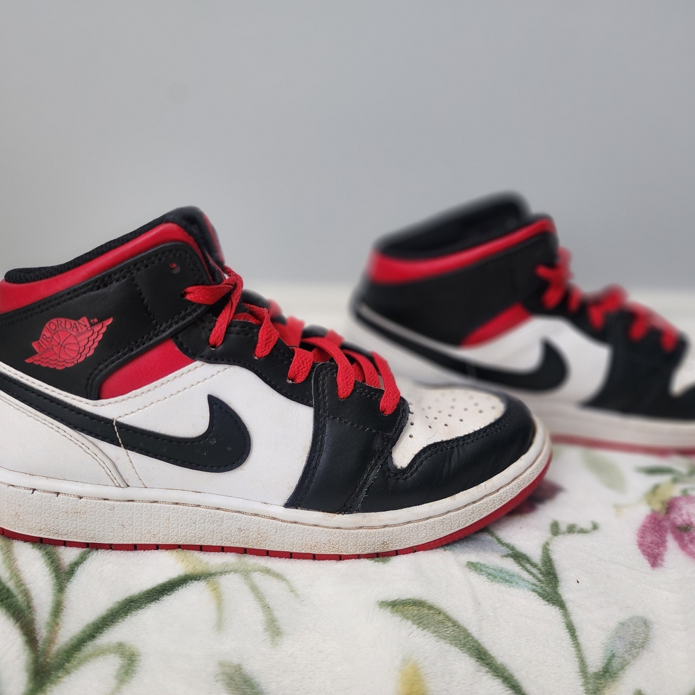 Nike Black and Red High-Top Sneakers